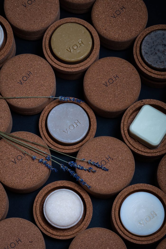 Fixed hair care set in cork cases