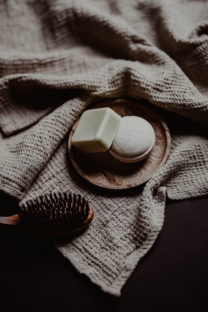 Fixed hair care set in cork cases