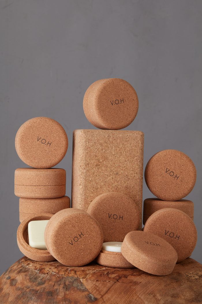 Fixed hair care set in cork cases