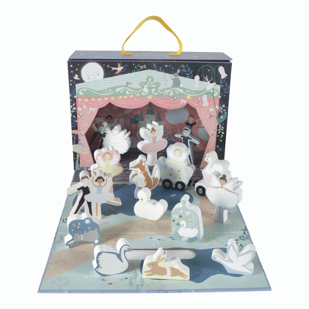 Playbox with wooden pieces - Enchanted