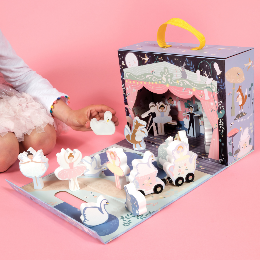 Playbox with wooden pieces - Enchanted